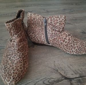 Leopard booties! So chic!